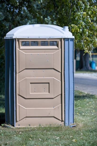 Best Portable bathroom rental  in Knoxville, IA